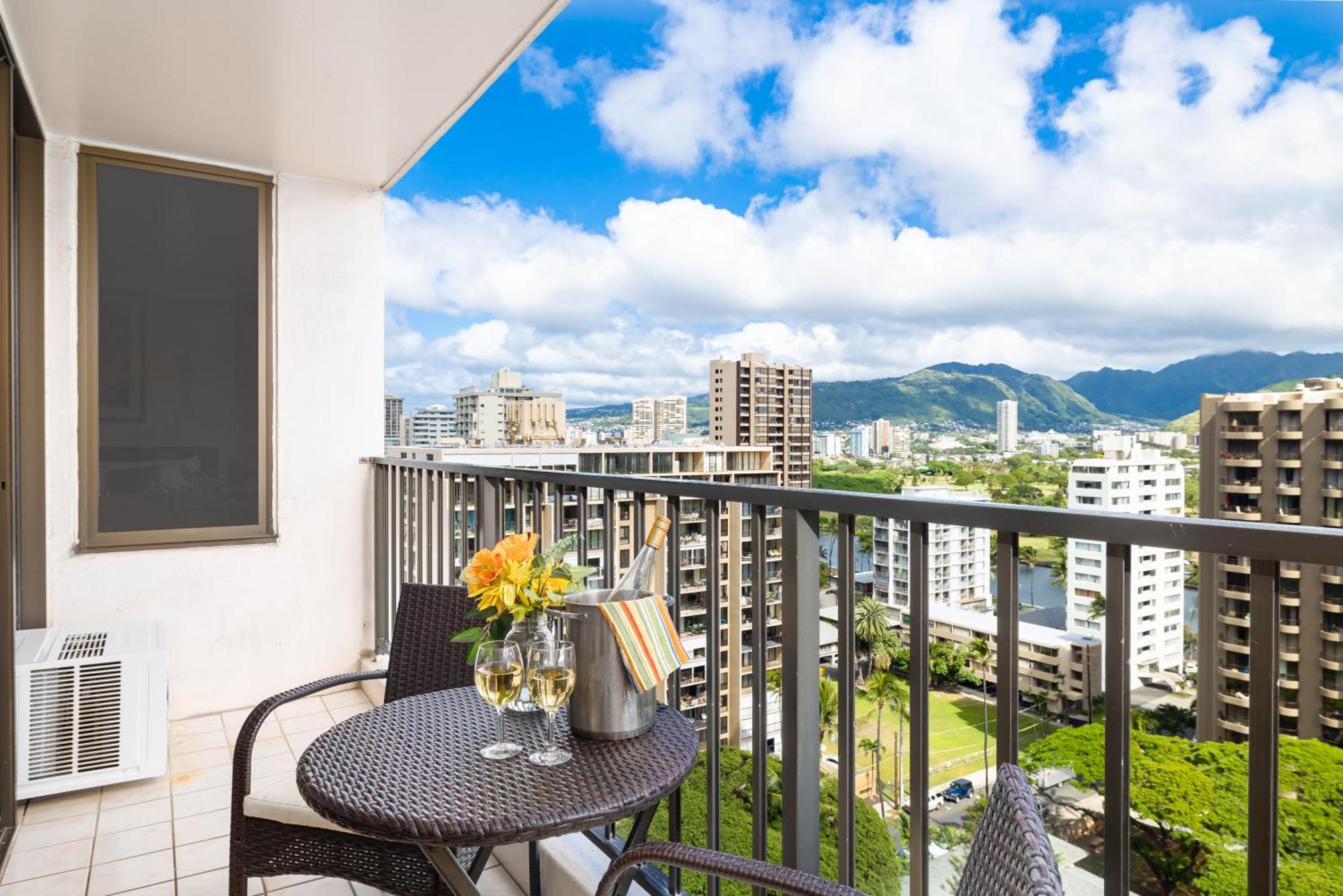 Mountain View Getaway, Free Parking And Beach Steps Away Honolulu Exterior photo
